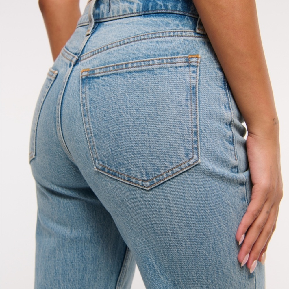 Abercrombie & Fitch Light Blue Straight Leg Jeans - Picture 2 of 4